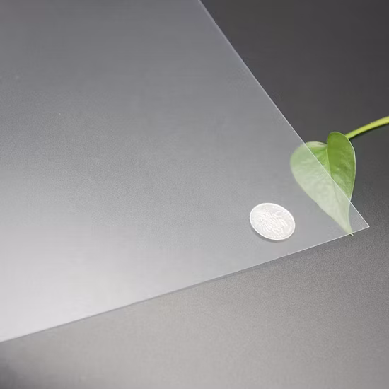 Folha de PVC transparente flexível de plástico para impressão digital de filme fino para produção de cartões de identificação e documentos.